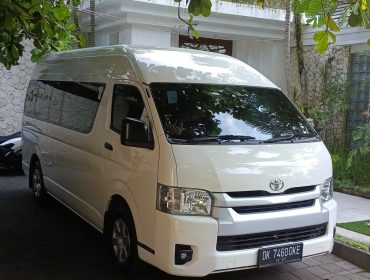 Toyota HIACE Car Charter